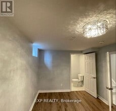 7047 Dalewood Dr in Mississauga, ON - Building Photo - Building Photo