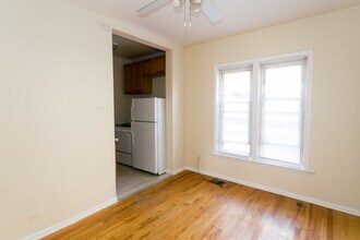 629 W Barry Ave in Chicago, IL - Building Photo - Building Photo