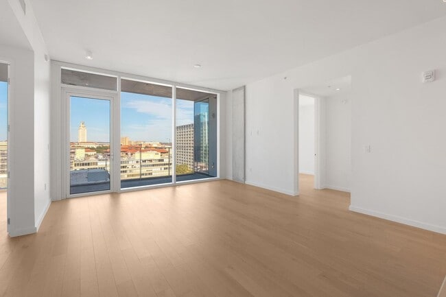 property at 313 W 17th St