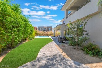 2 Sugarberry Ln in Las Vegas, NV - Building Photo - Building Photo