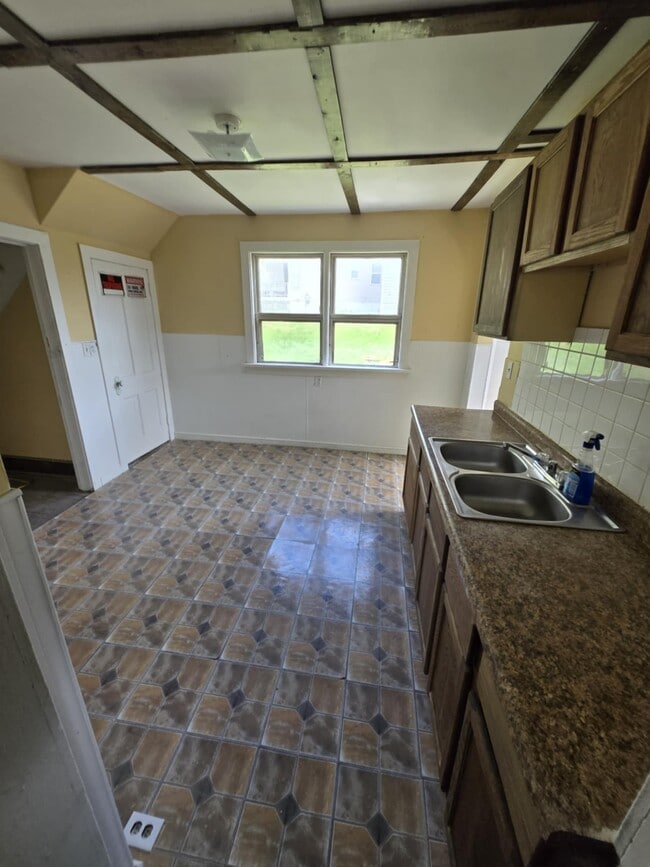 402 Holly St in Iron River, MI - Building Photo - Building Photo