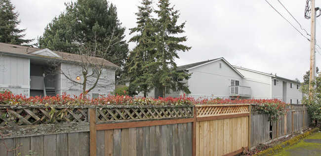 Garden Square in Lakewood, WA - Building Photo - Building Photo