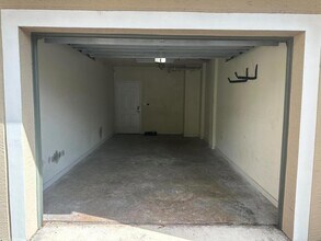 6370 Emerald Dunes Dr, Unit 302 in West Palm Beach, FL - Foto de edificio - Building Photo