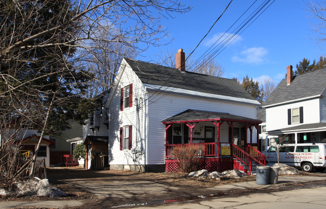 52 Chapel St in Augusta, ME - Building Photo