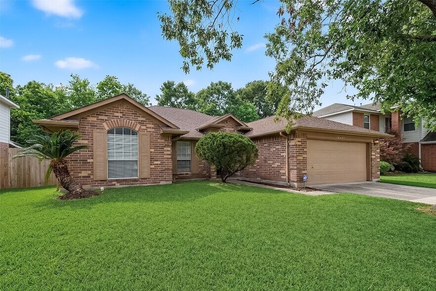 19407 Arbor Pines Ln in Humble, TX - Foto de edificio