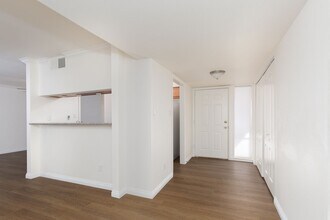 753 Oakmont Ave in Las Vegas, NV - Building Photo - Building Photo