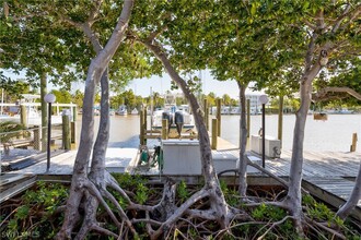 121 Galleon Rd in Islamorada, FL - Foto de edificio - Building Photo