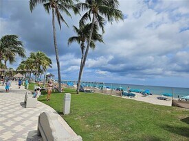 97 Deer Creek Rd, Unit 106 in Deerfield Beach, FL - Building Photo