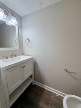 365-425 Darby Creek Rd in Lexington, KY - Building Photo - Building Photo