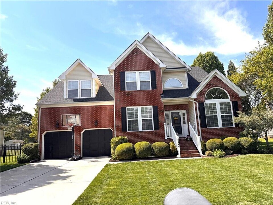 2240 Angler Ln in Chesapeake, VA - Building Photo