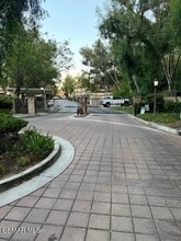 23930 Arroyo Park Dr in Santa Clarita, CA - Building Photo - Building Photo