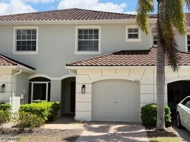 8585 Athena Ct in Lehigh Acres, FL - Building Photo