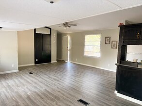 1100 W Locust St in Canton, IL - Building Photo - Building Photo