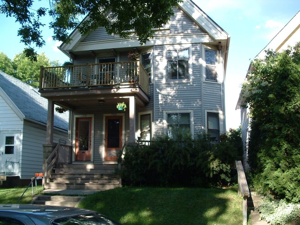 3280 N Bartlett Ave in Milwaukee, WI - Foto de edificio