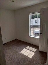 936 Main St in Winchester, CT - Building Photo - Building Photo