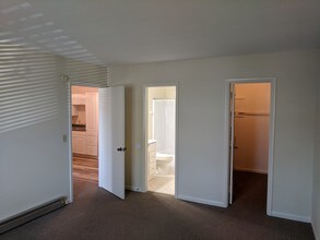 2601 Hillsboro Pike, Unit B12 in Nashville, TN - Building Photo - Building Photo