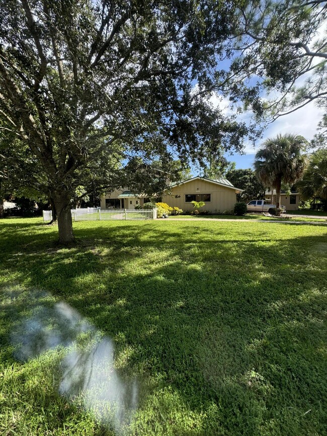 9266 Pinion Dr in Wellington, FL - Foto de edificio - Building Photo