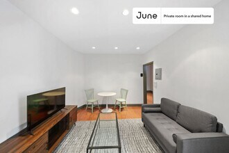 Room in Shared 2 bed/1 bath home in New York, NY - Building Photo - Building Photo
