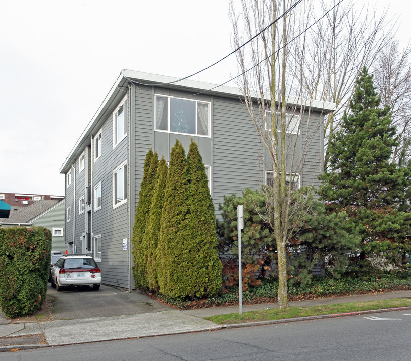 4517 Fremont Ave N in Seattle, WA - Building Photo