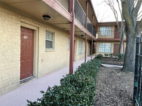 4710 Airport Blvd-Unit -204 in Houston, TX - Building Photo - Building Photo