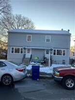 4 Villaway Rd in Norwalk, CT - Building Photo