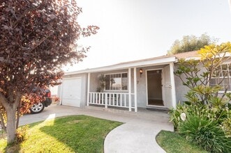 9107 Hasty Ave in Downey, CA - Foto de edificio - Building Photo
