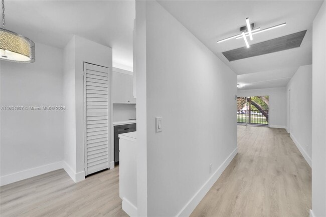 1200 SW 124th Ter, Unit 207q in Pembroke Pines, FL - Building Photo - Building Photo