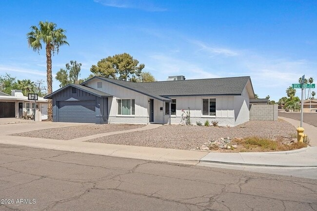 property at 1664 E Del Rio Dr