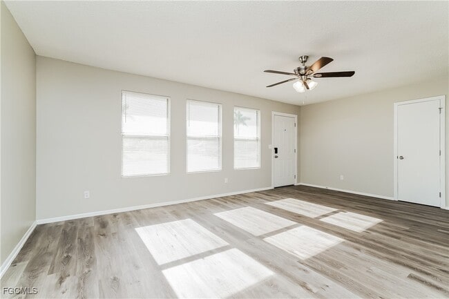 2504 NE 23rd Pl in Cape Coral, FL - Building Photo - Building Photo