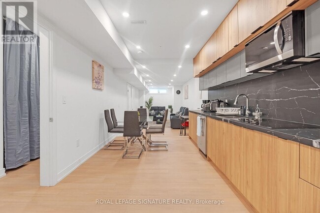 property at 31 Edinburgh Dr