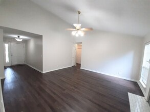 391 Dorr Dr in Goodlettsville, TN - Building Photo - Building Photo