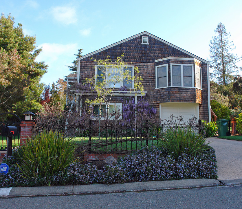 3 Walker St in Mill Valley, CA - Building Photo