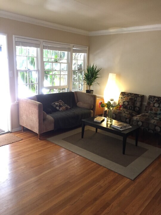 5772 W Olympic Blvd in Los Angeles, CA - Building Photo