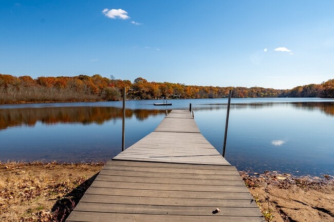 21 Edge Hill Rd in Guilford, CT - Building Photo - Building Photo