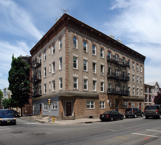 267-269 Adams St in Newark, NJ - Building Photo - Building Photo