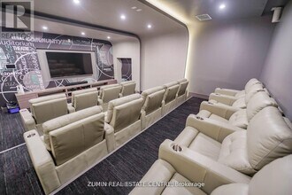 9191 Yonge St in Richmond Hill, ON - Building Photo - Building Photo