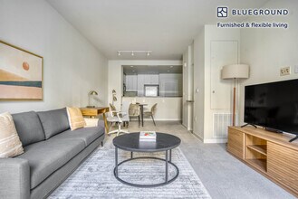 550 Moreland Way in Santa Clara, CA - Building Photo - Building Photo