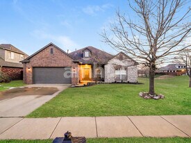 14304 East 87th St N in Owasso, OK - Building Photo