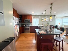 31 Humphreys St, Unit 3 in Boston, MA - Building Photo