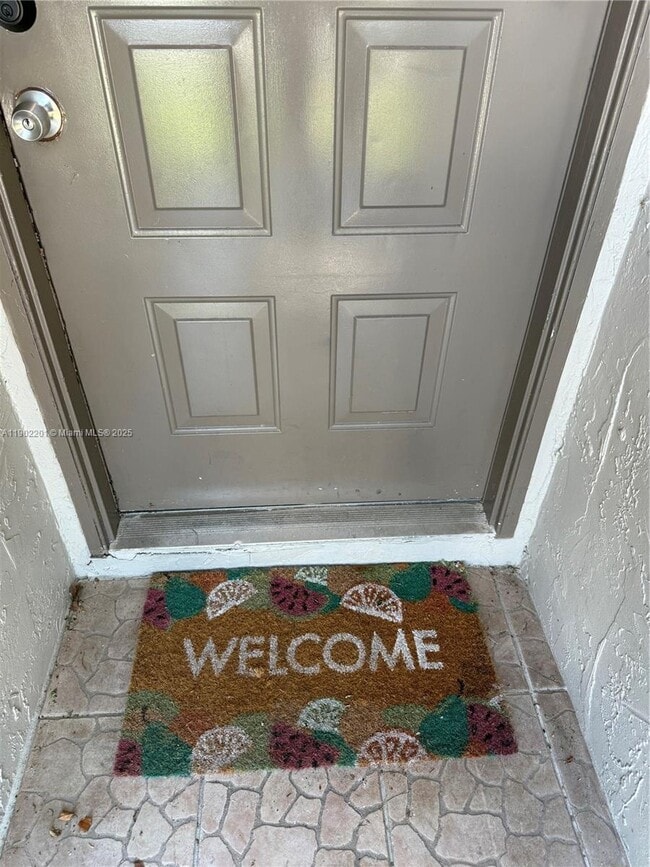 5596 SW 28th Terrace in Fort Lauderdale, FL - Building Photo - Building Photo