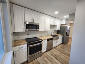 0 W Lake Ave NW in Atlanta, GA - Building Photo