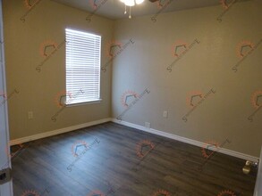 1313 Mission Dr in Clovis, NM - Building Photo - Building Photo