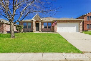 425 Longshore Dr in Little Elm, TX - Building Photo