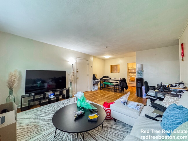 11 Hodges Ave in Quincy, MA - Building Photo - Building Photo