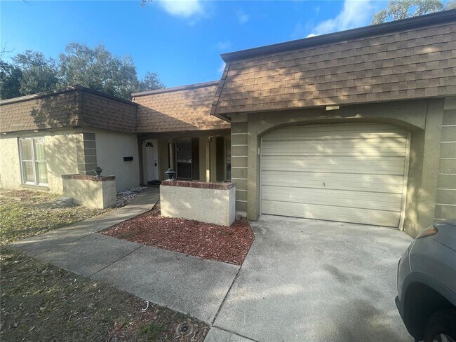 4037 Claremont Dr in New Port Richey, FL - Building Photo - Building Photo