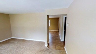 325 S Matthias St in Appleton, WI - Foto de edificio - Building Photo