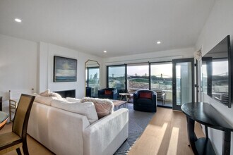 597 S Sierra Ave in Solana Beach, CA - Building Photo - Building Photo