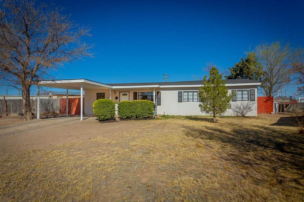 7 Oak Dr in Roswell, NM - Building Photo