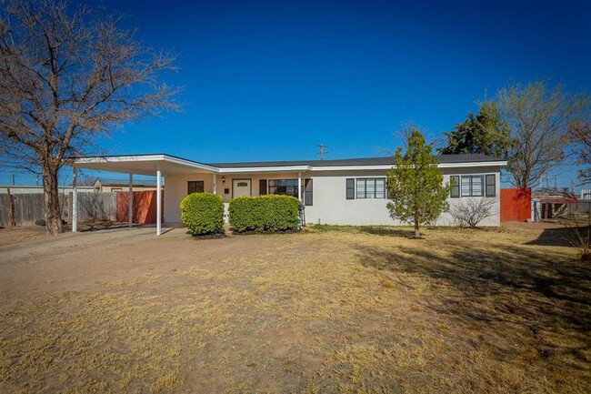 property at 7 Oak Dr