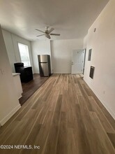 11 E 7th St, Unit 5 in Jacksonville, FL - Building Photo - Building Photo